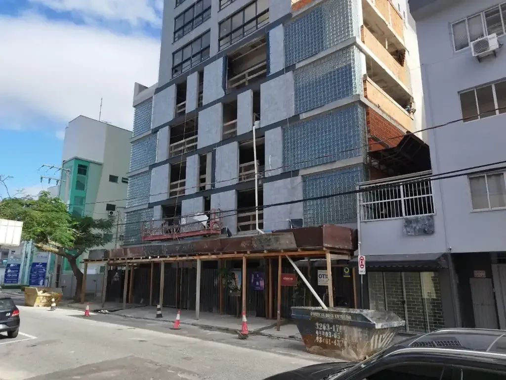 Apartamento Novo no Centro de Balneário Camboriú – 3 Suítes, 120m², Pronto para Morar | Permuta com Automóveis Aceita