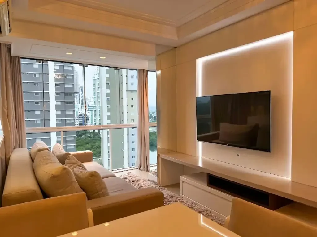Apartamento Mobilado na Barra Sul em Balneário Camboriú – 100m da Praia, Vista para o Rio Camboriú e Andar Alto
