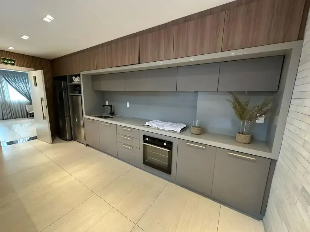 Foto 7 de Apartamento com 4 Quartos e 2 Suítes no Centro de BC – 132m², Mobilado, Rua Reta ao Mar e a Poucos Passos da Terceira Avenida